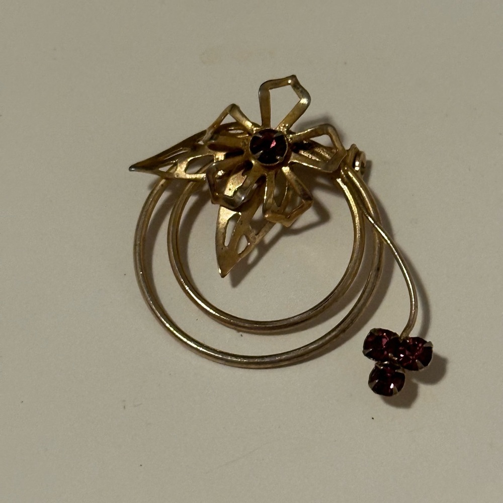 Vintage Gold Tone Wire Flower Purple Stones Brooch Pin